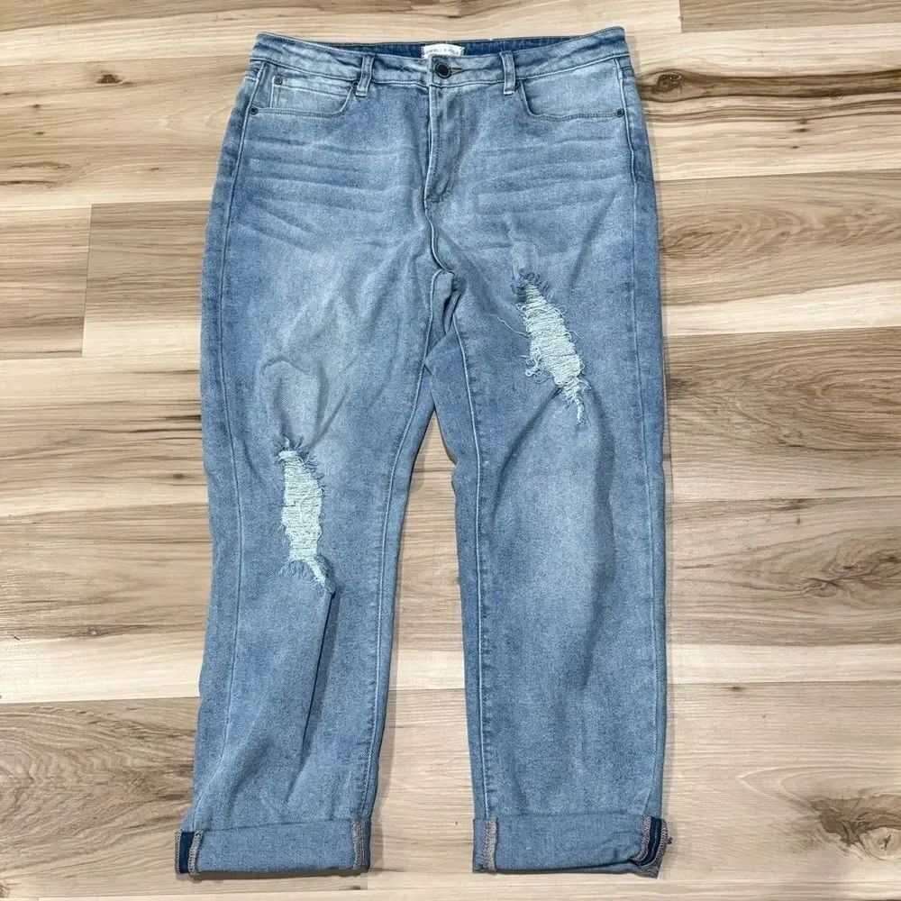 Kendall and Kylie Cropped Distressed Jeans Women’s 11/12